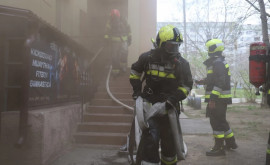 Пожарный об инциденте в школе Ливиу Деляну Такой пожар мог обернуться огромной трагедией