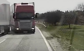 Șoferul camionului care a fost la un pas să provoace o tragedie pe șosea amendat