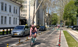 Astăzi vor fi instalate semafoare pentru bicicliști pe o strada din inima capitalei