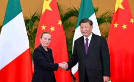 Премьер Италии едет в Китай