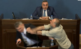 De ce sau luat la bătaie deputații din parlamentul georgian