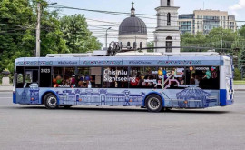 В Кишиневе туристический троллейбус вышел на новый маршрут