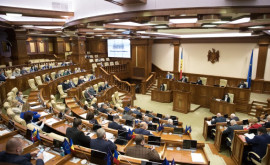 Mai multe inițiative legislative ale opoziției respinse de majoritatea parlamentară