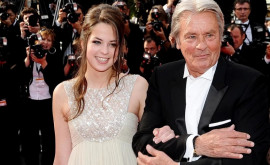 Fiica lui Alain Delon a publicat o fotografie rară cu actorul