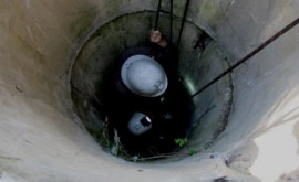 O femeie din Camenca salvată după ce a căzut întro fântână de 12 metri