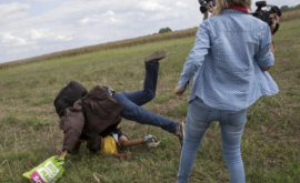 В Венгрии ударившую мигранта журналистку осудили на 3 года