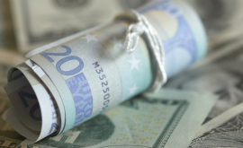 Moldovenii transferă mai mulți bani acasă