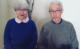 Супружеская пара уже 37 лет одевается в одинаковом стиле ФОТО