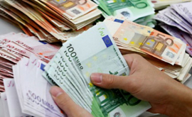 Bloomberg Через месяц евро может рухнуть