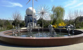 Кишиневский фонтан конкурирующий с главным фонтаном города ФОТО ВИДЕО