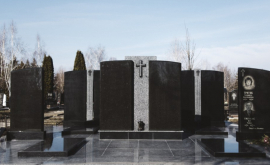 Preț DUBLU pentru instalarea monumentelor în cimitire VIDEO