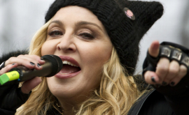 Мадонна назвала шарлатанами создателей фильма о себе