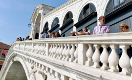 Veneţia a decis să îi taxeze pe turişti