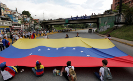 Maduro prelungește starea de urgență în plin val de contestare