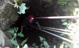 Женщина из Яловен упала в яму 5метровой глубины