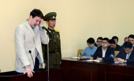 Умер студент из США осужденный в КНДР за плакат на 15 лет