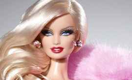 A cheltuit mii de euro ca să semene cu papușa Barbie FOTO