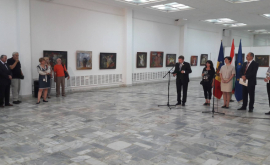 В Кишиневе открылась выставка изобразительного искусства ФОТО