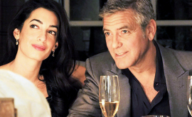 Джордж и Амаль Клуни впервые появились на публике с детьми