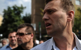 Навальный вышел из спецприемника