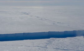 Imagini din SATELIT cu aisbergul uriaş care sa desprins din Antarctica