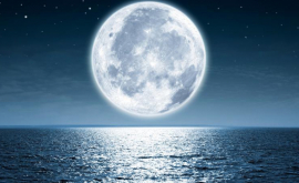 Luna este bogată în apă potrivit unui nou studiu