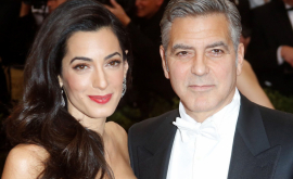 Soții Clooney vor ajuta 3000 de copii sirieni să meargă la școală în Liban
