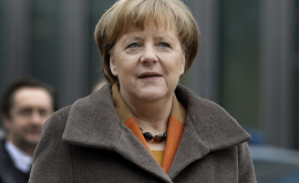 Меркель начинает кампанию с посещения тюрьмы Штази