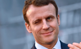 Makeup artistul lui Macron a primit 26 de mii de euro în trei luni