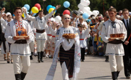 В Яловенах состоится парад национального костюма