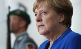 Меркель считает нужным сохранить контроль на границах после ноября 