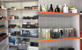 Parfumuri şi produse cosmetice dubioase găsite de polițiști VIDEO