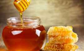 Приём мёда натощак приносит организму большую пользу