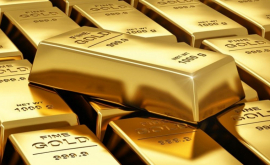 Контрабандист пытался вывезти килограмм золота в организме