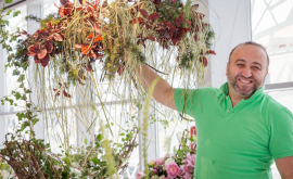 Узнайте что делает в Кишиневе самый известный в мире флорист ВИДЕО