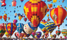 Сотни воздушных шаров взмыли в небо над Альбукерке ВИДЕО