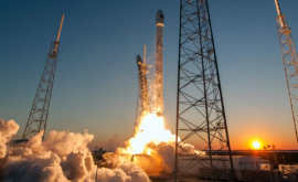 SpaceX вывела на орбиту Земли 10 спутников ВИДЕО