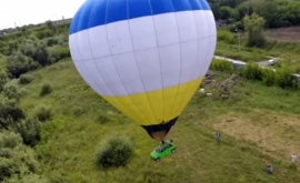 În Rusia un bărbat a fost amendat pentru zborul cu un balon VIDEO