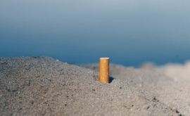 Эта страна запретила курение на пляже