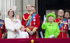Care sînt regulile pe care regina Marii Britanii le poate încălca