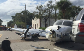 Un avion sa prăbușit pe stradă în SUA VIDEO