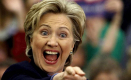 Необъяснимый снимок Хиллари Клинтон вызвал споры в Сети ФОТО