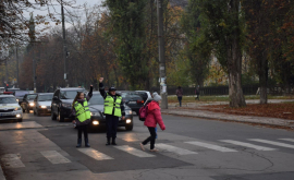 Copiipolițiști au ieșit să dirijeze traficul rutier