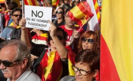 Mii de persoane au protestat la Barcelona împotriva independenţei Cataloniei