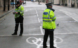 Выехавшее на тротуар такси вызвало панику в центре Лондона
