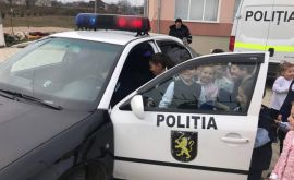 Полиция провела инструктаж для детей в Яловенах и Бельцах 