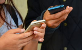 Cîți utilizatori de telefonie mobilă sînt în Moldova