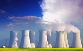 Activiștii Greenpeace au pătruns întro centrală nucleară din Franța