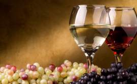 Вино в зимнюю ночь на Вернисаже Вина почувствуешь каждый нюанс местных сортов