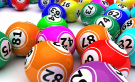 O americancă a cîștigat la loterie o întreținere pe viață de 1000 pe săptămînă